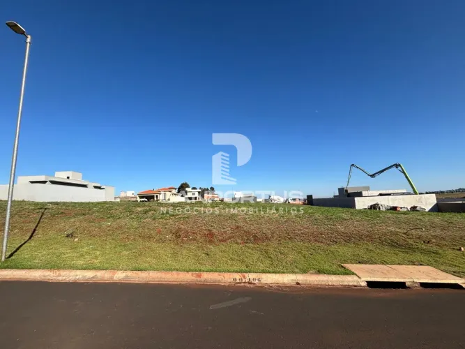 Terreno a venda, 668,00m² - Residencial Riviera Village - Cravinhos sp