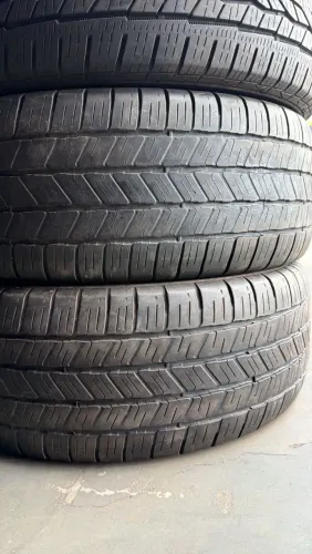 Pneus 275/55/20 marca Goodyear