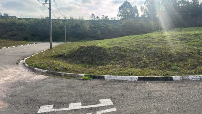 Terreno para Venda em Santana de Parnaíba, Loteamento Jardim das Flores