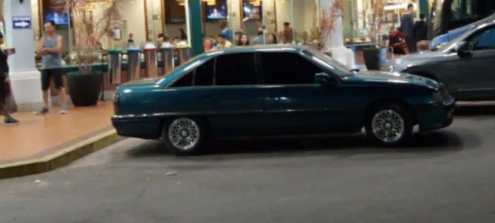 Chevrolet Omega GLS 2.2 / 2.0 (álcool) 1993