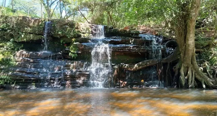 Terreno de Esquina Próximo à Cascata com 700m² - Livre de Enchente