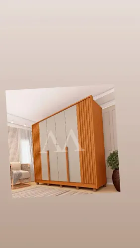 Guarda-roupa espaçoso casal tcil 