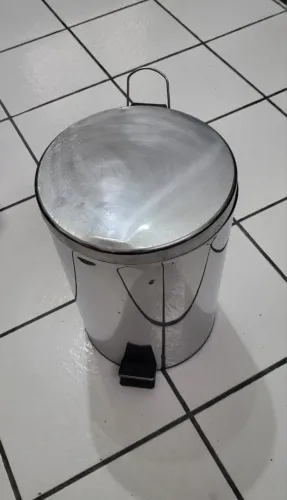 Lixeira inox