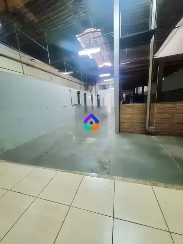 Galpão com 377 m² no Bairro Olaria, Rio de Janeiro