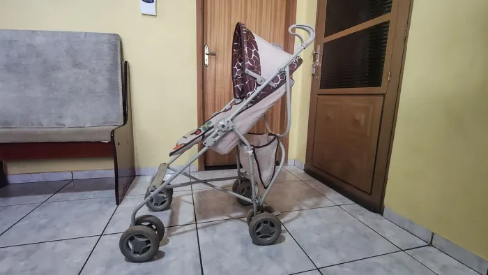 Carrinho de bebê usado Galzerano