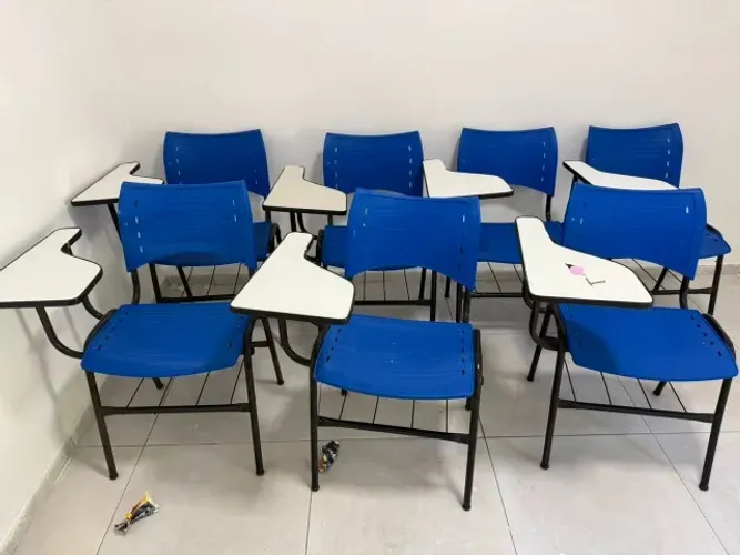 CADEIRA ESCOLAR AZUL UNIVERSITÁRIA