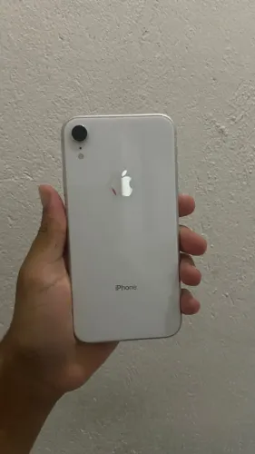 iPhone XR branco 128gb
