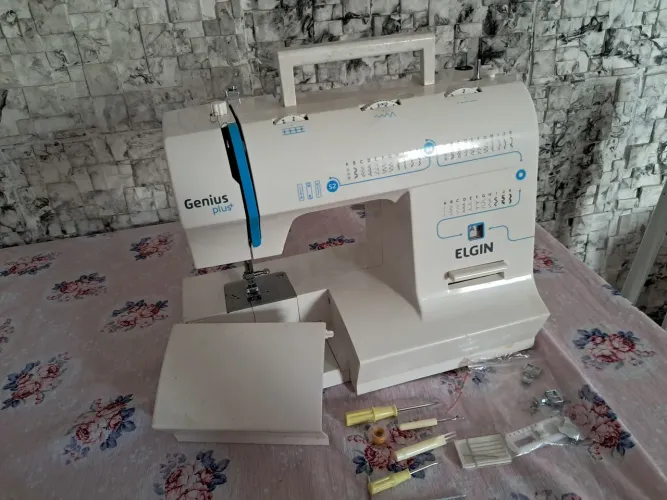 Máquina elgin para costura e bordados 