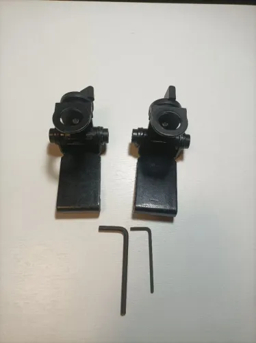 Suporte de antena bi-articulado para radioamador