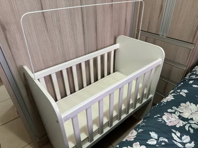Mini berço de madeira 90x50cm com colchão