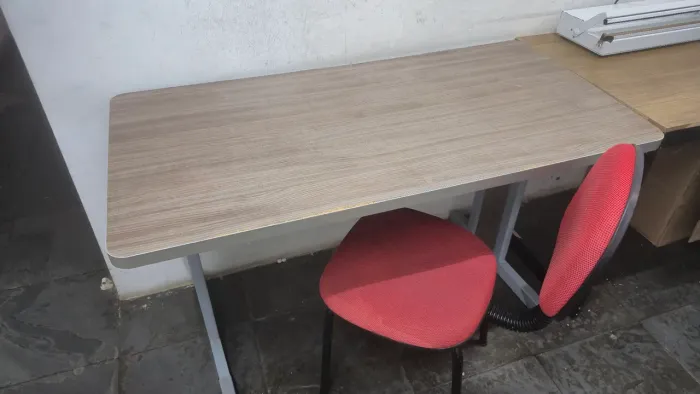 Mesa e cadeira escritório/GAMER