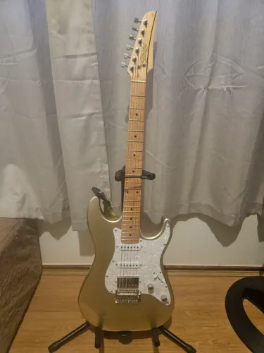 Guitarra Seizi Katana Musashi HSS