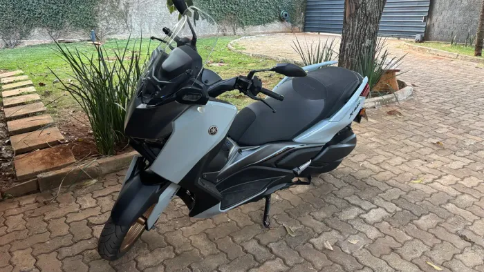 Yamaha XMAX 300 ABS 2026 - Apenas 4.500 km - zerada
