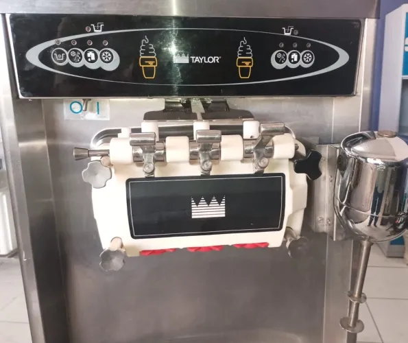 Máquina de sorvete expresso Taylor
