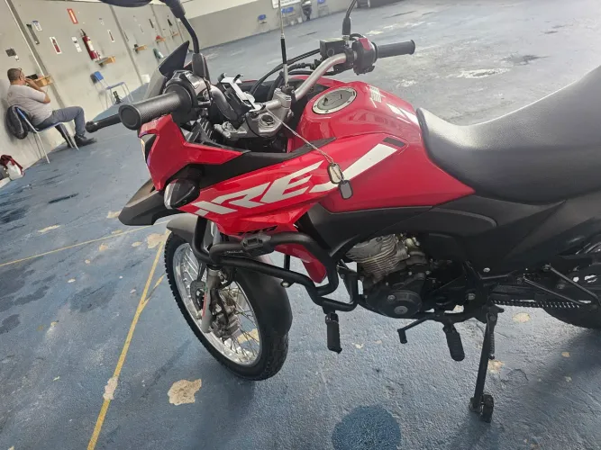 XRE 190 sem detalhes, novinha