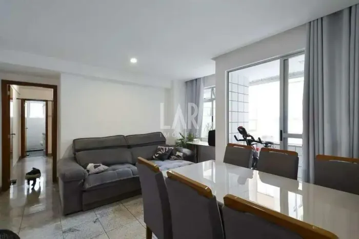 Apartamento de Alto Padrão com 2 Quartos e 2 Vagas à Venda em Lourdes