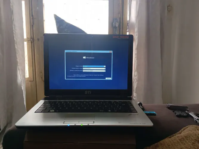 Notebook Semp toshiba is 1412