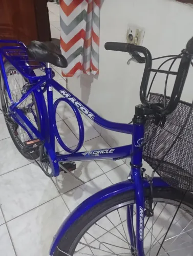 Vendo bicicleta. Nova com cesto bagageiro para facilitar na hora das compras no precinho 7