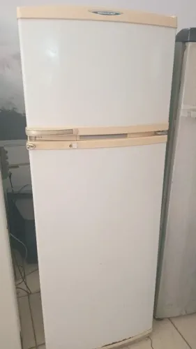 Vende-se geladeira