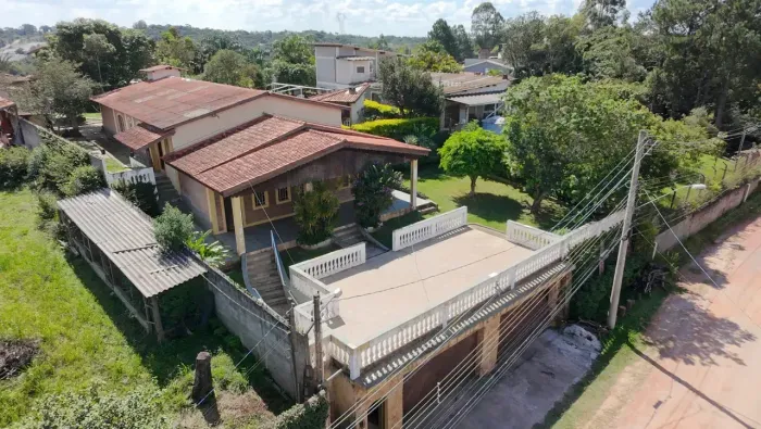 Linda a casa a venda venda em Mairiporã com documentação ok para financiamento
