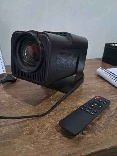 Projetor HY320