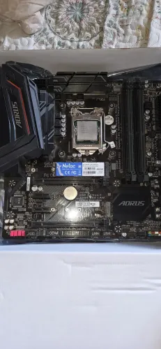 Kit i7 9700kf com aorus z370m, air cooler e 480gb ssd 