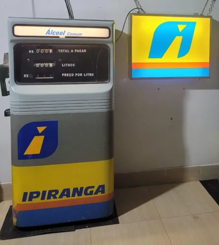 Bomba de gasolina antiga 