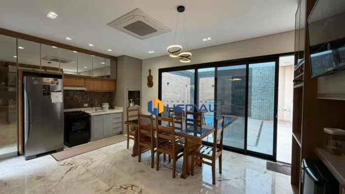 Casa com 3 quartos à venda, 223 m² por R$ 1.600.000 - Jardim Munique - Maringá/PR
