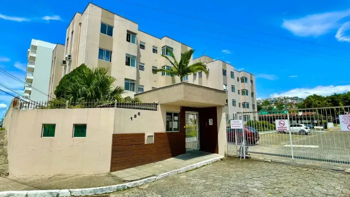 Apartamento com 3 dormitórios no bairro Bela Vista, São José - SC