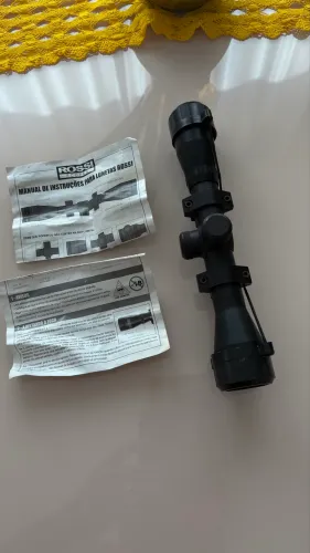 VENDO LUNETA ROSSI SEMI NOVA
