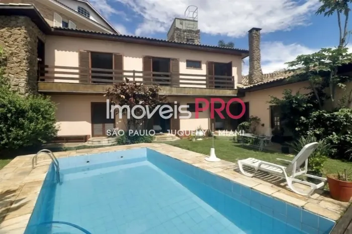 Campo Belo - Casa com 3 suíte(s), 8 dormitório(s) e 4 vaga(s) de garagem, para venda