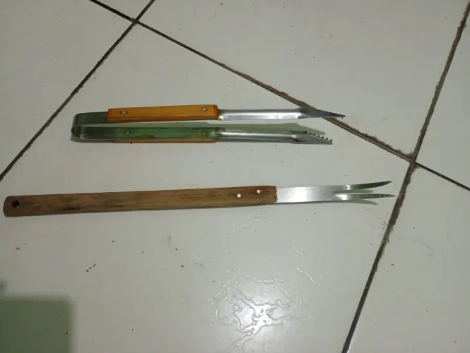 Kit churrasco com mais um espremedor de laranja