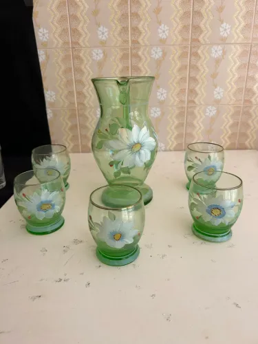 Jogo de Suco Vintage em Vidro Verde com Flores Pintadas - Jarra + 5 Copos