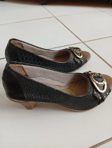 Sapato Aberto com Fivela