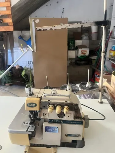 Vendo máquina de costura