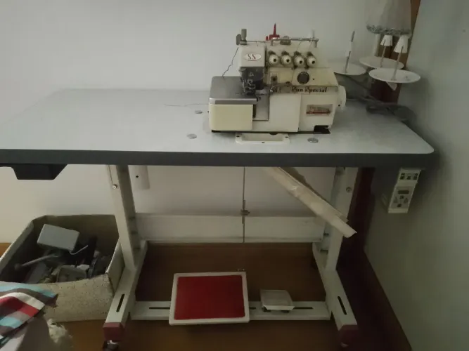 Máquina overloque ponto cadeira industrial 