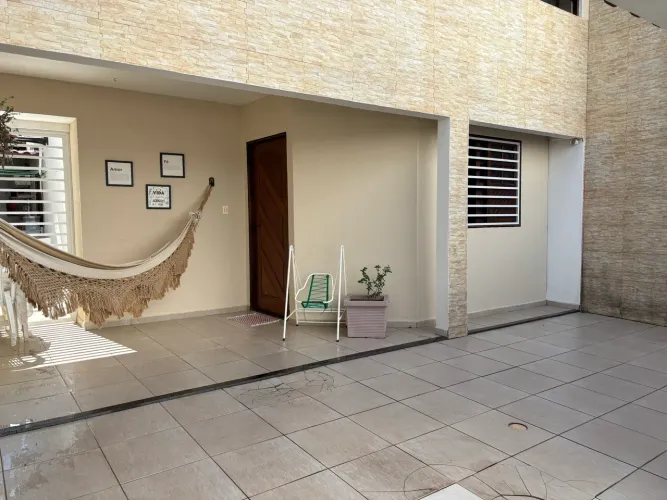 Casa duplex, nascente, no Antares, res. Casa Forte. Via expressa.