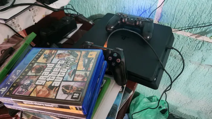 Ps4 Slim 1TB Des.bloque.ado 2 Controle 15 Jogos