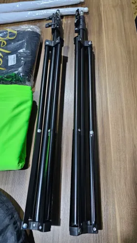 2 Tripés novos para iluminação