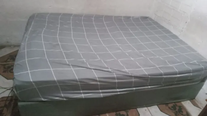 Cama extremamente conservada
