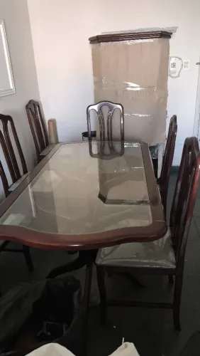 Mesa de mogno com vidro 6 cadeiras 