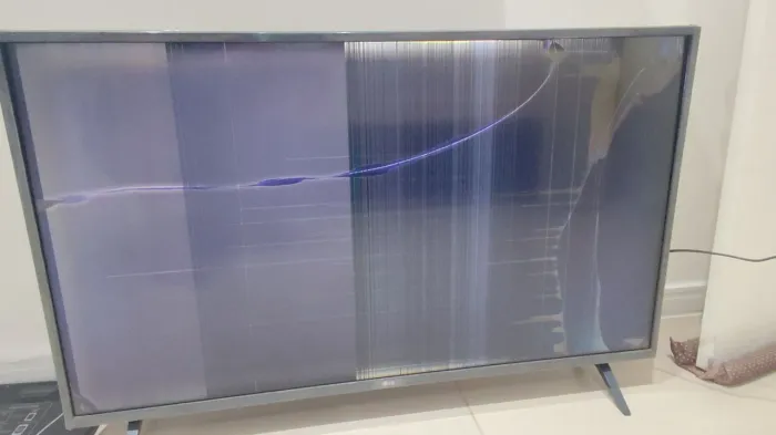 Tv smart lg 43*leia o anúncio*