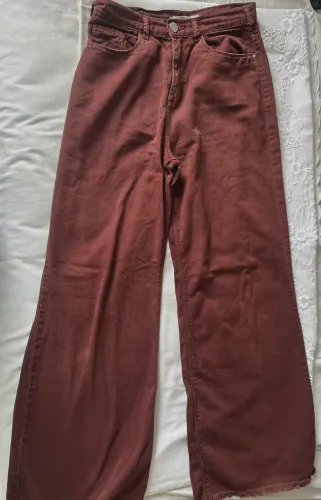 calça marrom wide leg