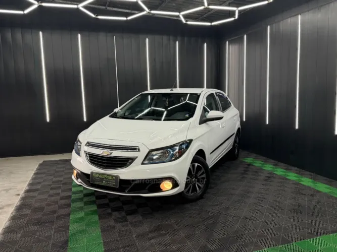 Chevrolet Onix Hatch LTZ 1.4 8V Flex Mec. 4P 2015