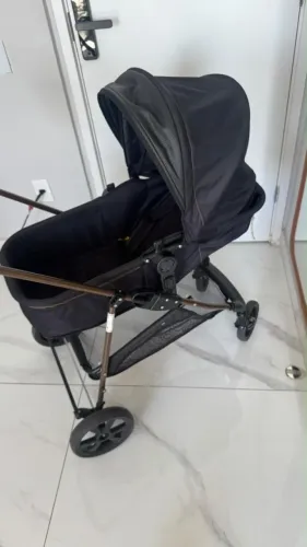 Carrinho de bebê com moises ótimo estado