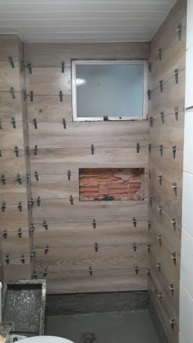 Serviço de porcelanato e azulejo 