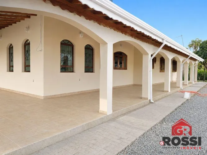 Casa Avarandada no Pinheirinho