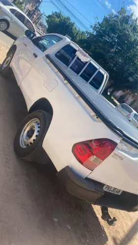 Toyota Hilux CS 4X4 2.8 TDI Diesel Mec. 2017