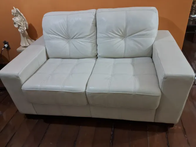 Vendo sofá 2 lugares em couro