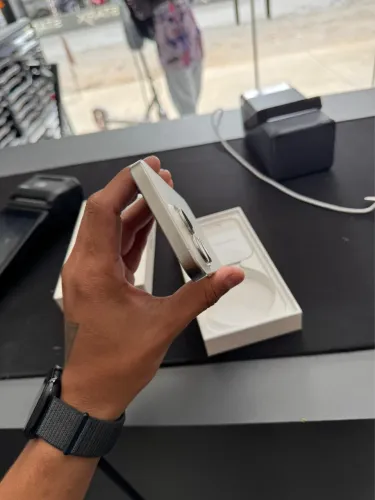 iPhone 15 pro 128gb